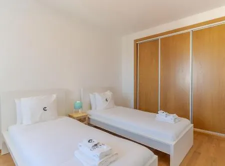 Apartment Jardins Do Oceano Ii Modern Near Canico (Madeira)